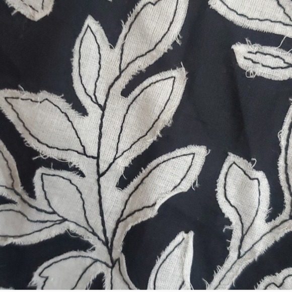 By Anthropologie Popover Blouse Black with Floral Embroidery Size Small - Picture 8 of 9